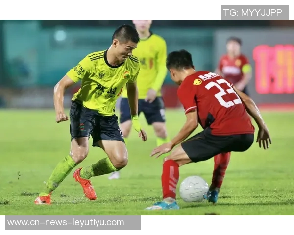 因暴雨导致球场积水严重欧协联一场比赛被迫中断引发关注